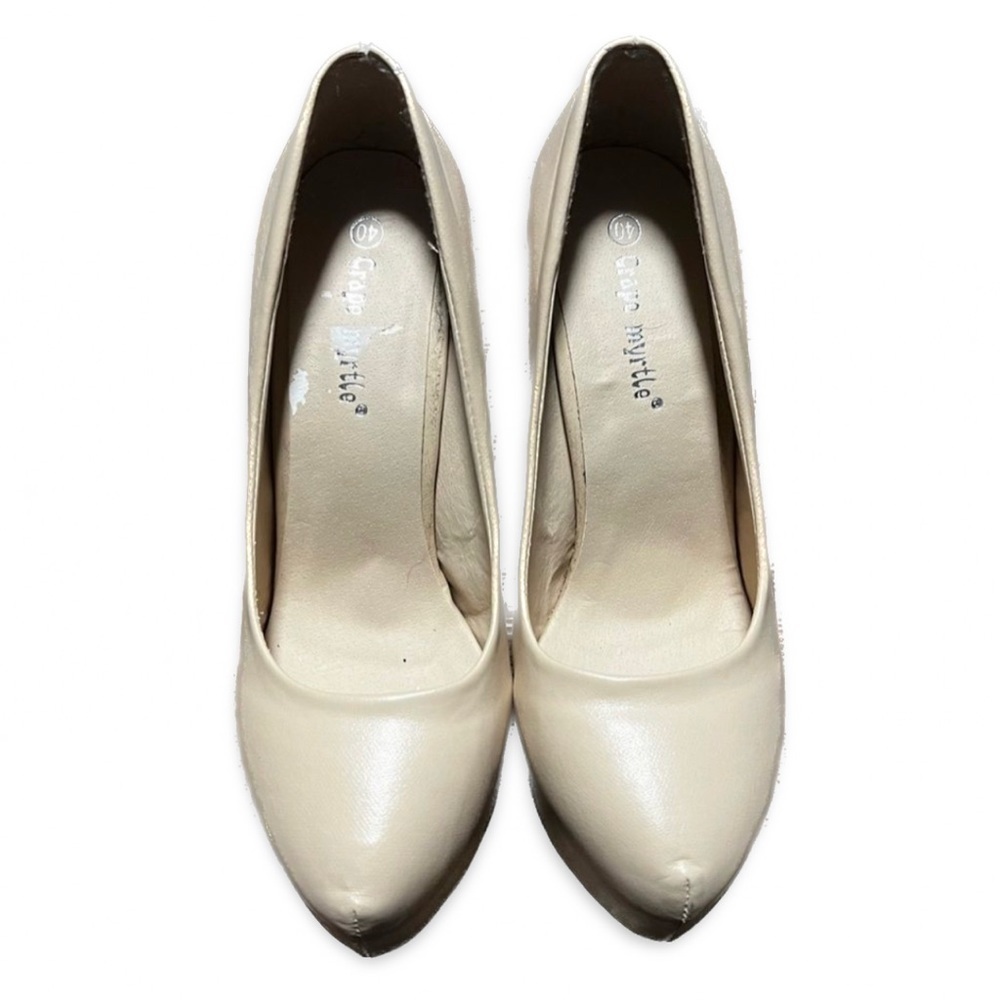 Nude Pumps